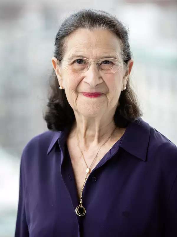 Susan Riemer Sacks headshot